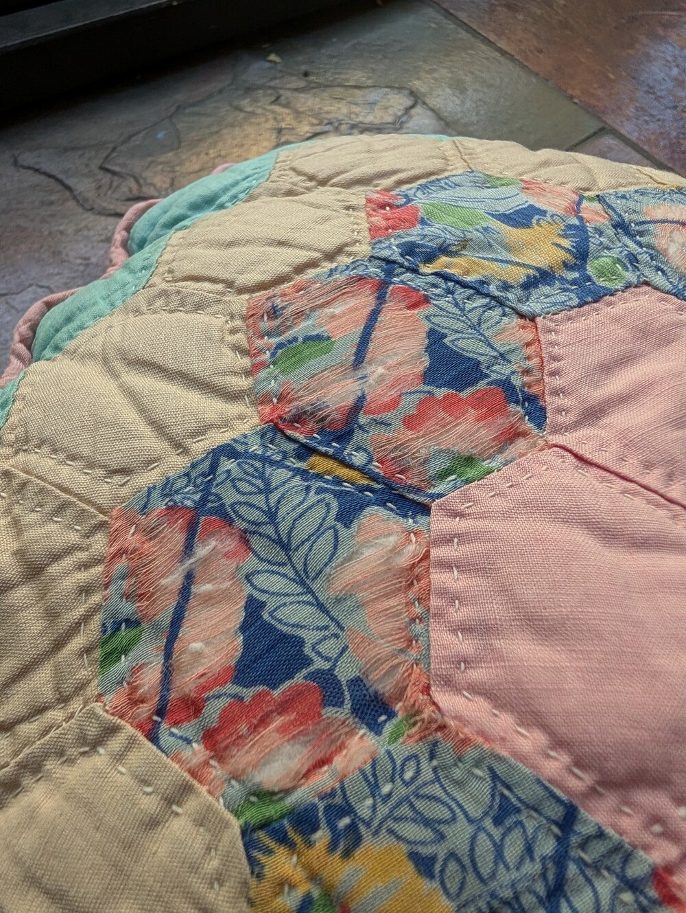 VINTAGE QUILT PILLOW feather filled - Picture 8 of 8